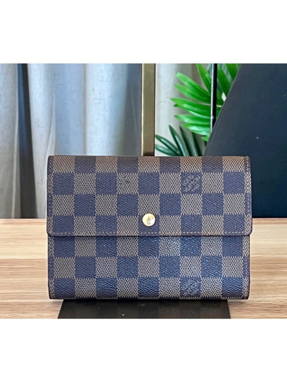 LOUIS VUITTON Tresor Etui Papier Trifold Wallet Damier Leather